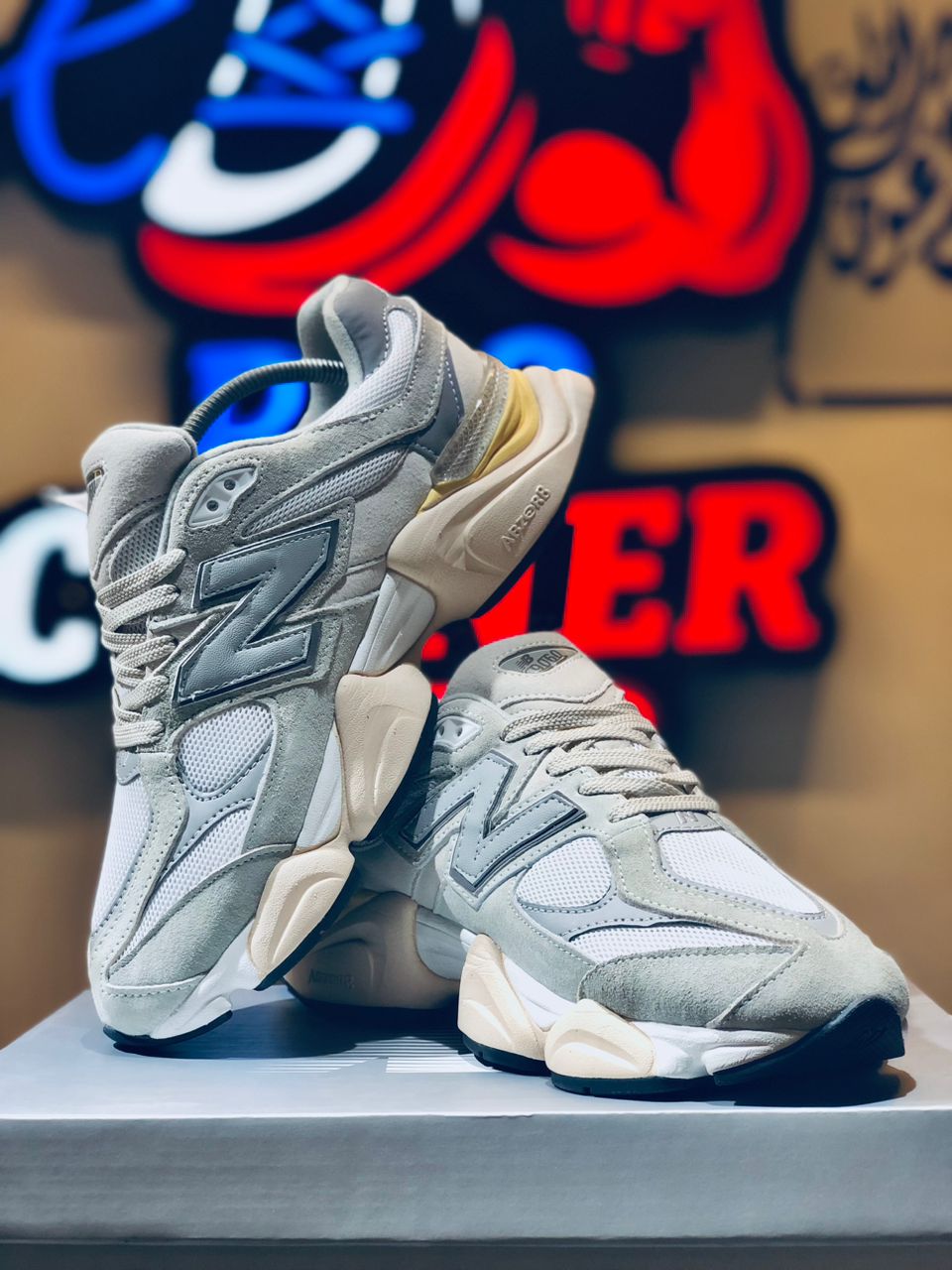 New Balance 9060 - Beige